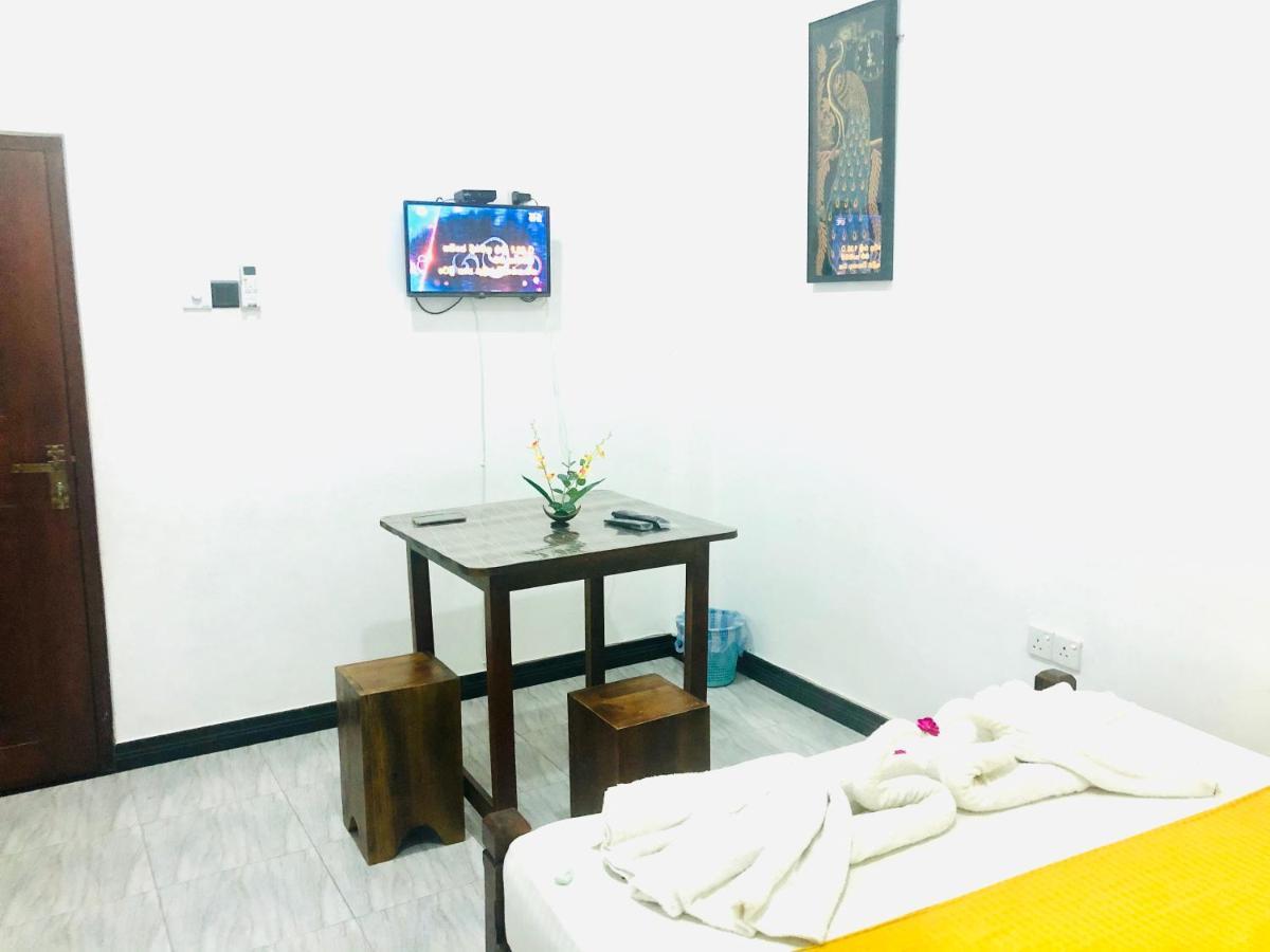 Freedom Inn Негомбо Экстерьер фото